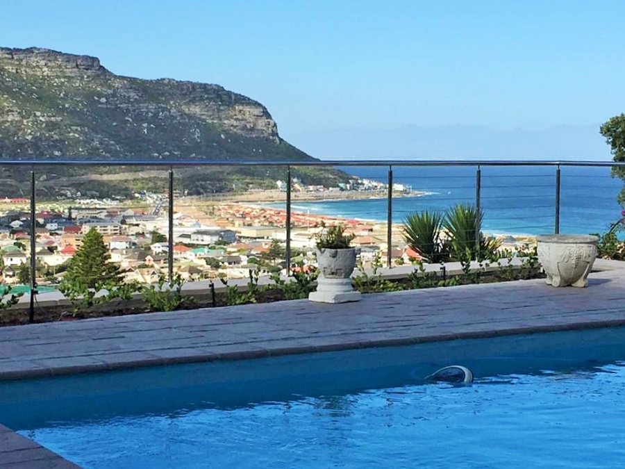 To Let 4 Bedroom Property for Rent in Fish Hoek Western Cape